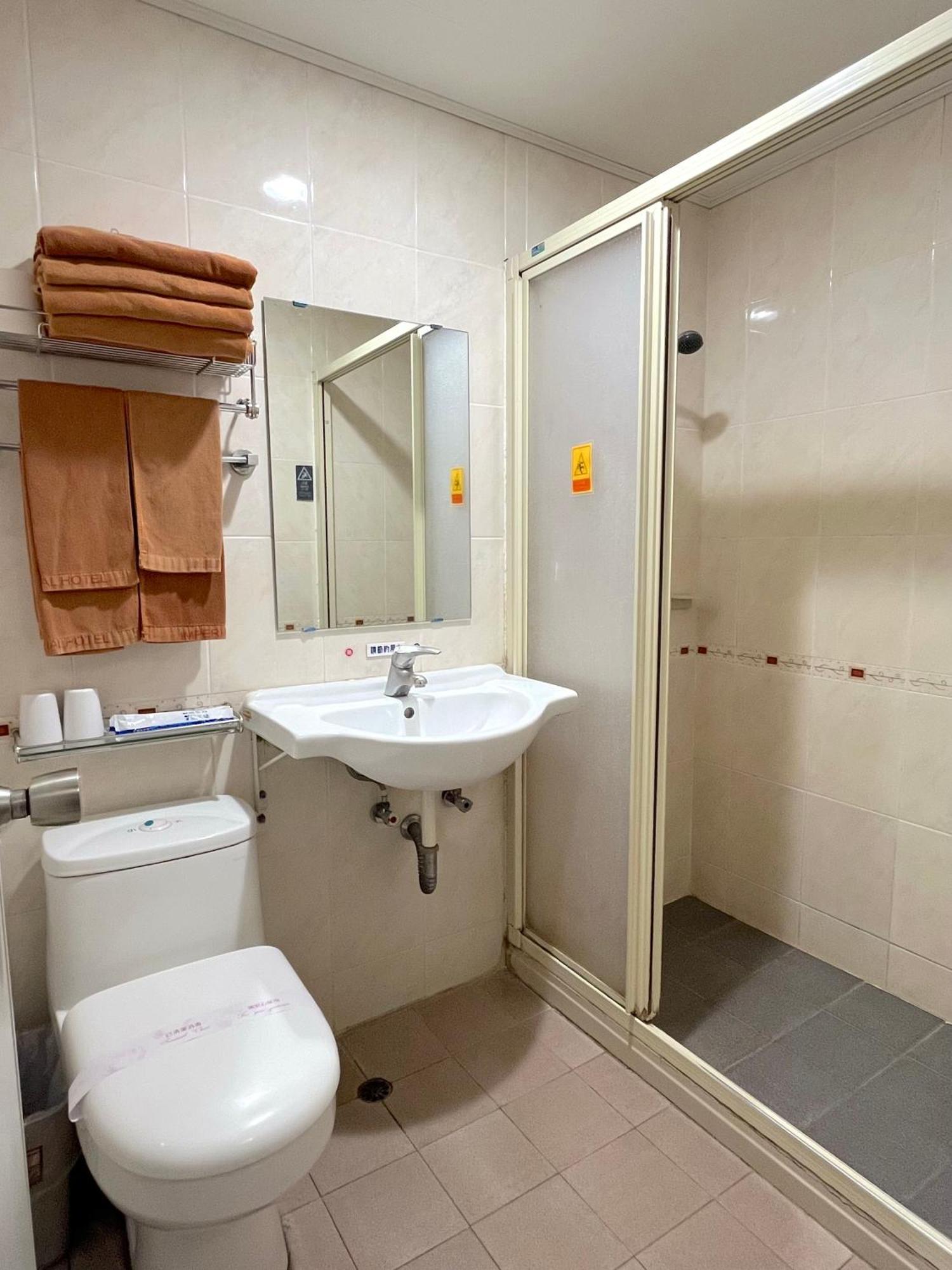 Hua Guo Hotel Keelung Dış mekan fotoğraf